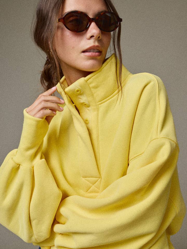 PT18729 - Pull à col montant coupe décontractée pour la vente par Papermoon