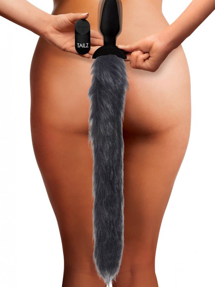 Vibrating Fox Tail Anal Plug for wholesale by Tailz