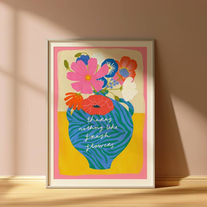 Kerrie Illustrates - Vente Affiche d'art - Fleurs fraîches vase zèbre art print | Maximaliste coloré2