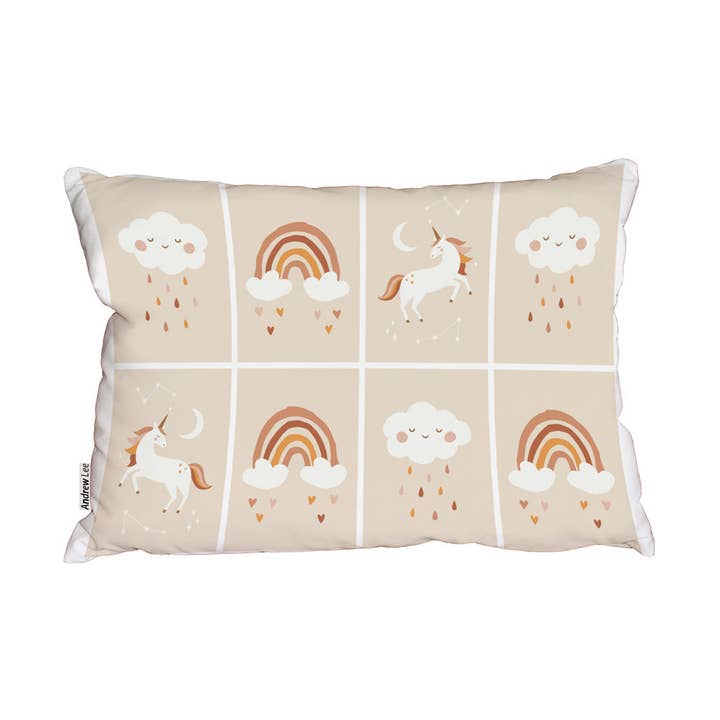 Decoración de Habitación Infantil Estilo Escandinavo. Cojín con Unicornio, Arcoíris y Nube Dibujados a Mano. para venta al por mayor de Benjamin Tate Design