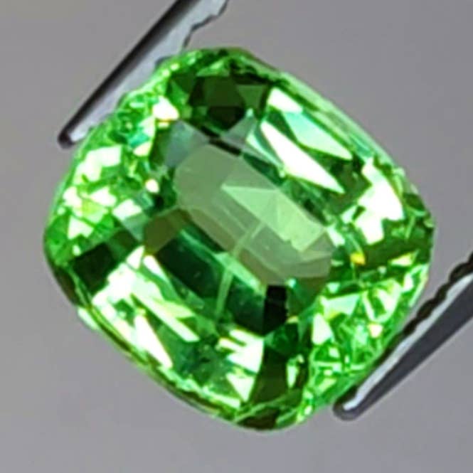 1.13ct Granate Mererani Talla Cojín para venta al por mayor de Naturjoya