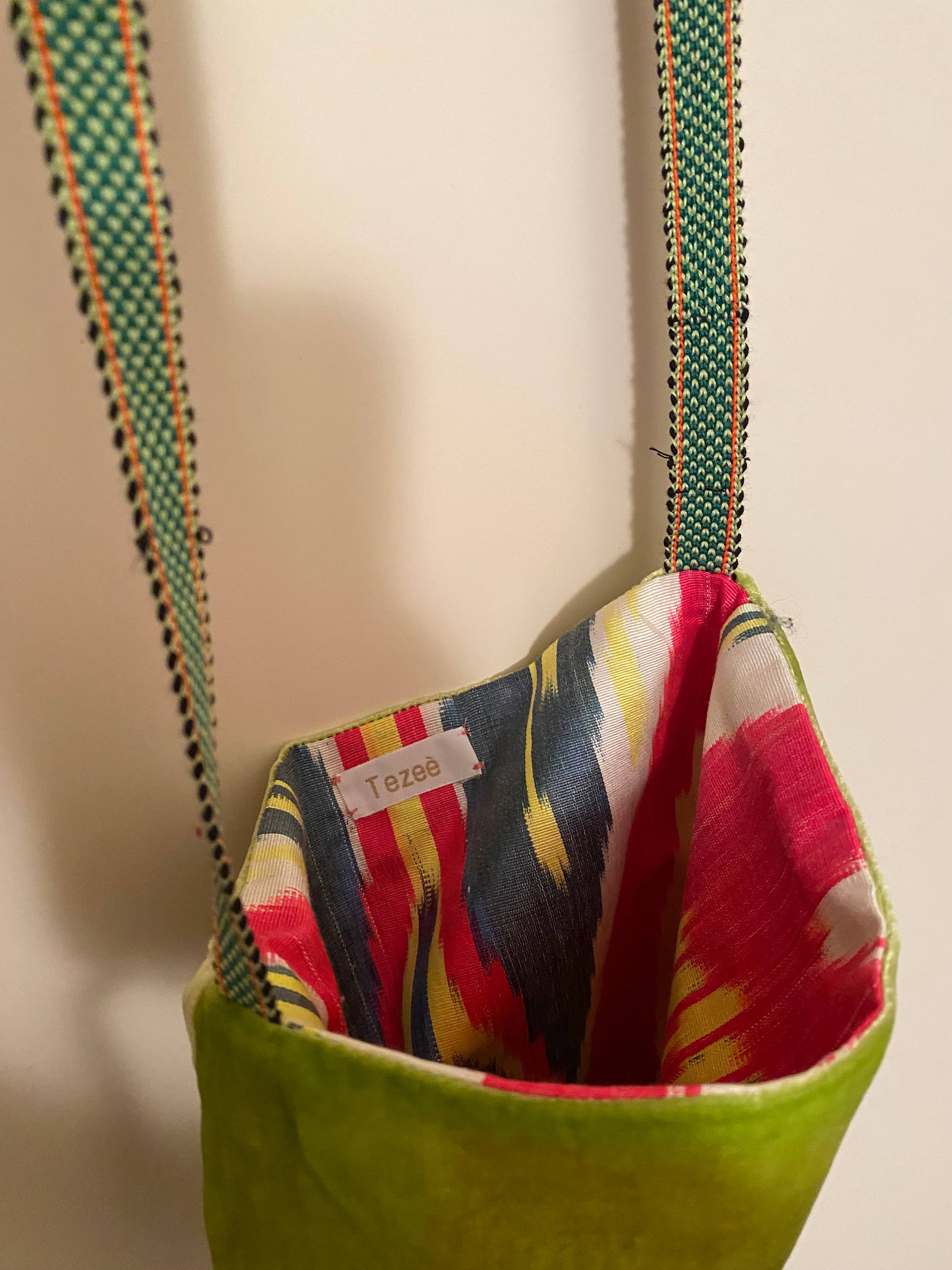 verschiedene Farben Mini-Shopper aus Samt, Handtaschen für den Großhandel auf Faire9