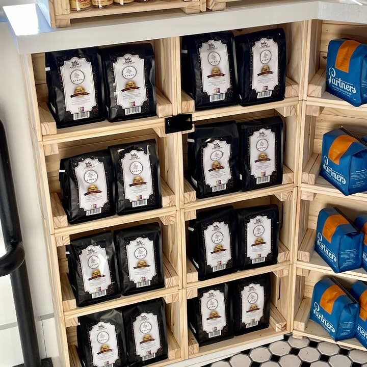 Kikos Coffee & Tea – Café moído por atacado – 16 oz Kikos Colombian Coffee - Médio Escuro - Moído4