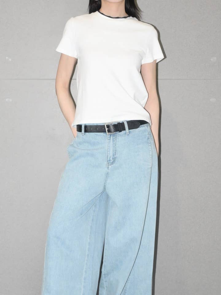 La T-shirt Box-Cut per la vendita all'ingrosso da parte di Blanc.Noize