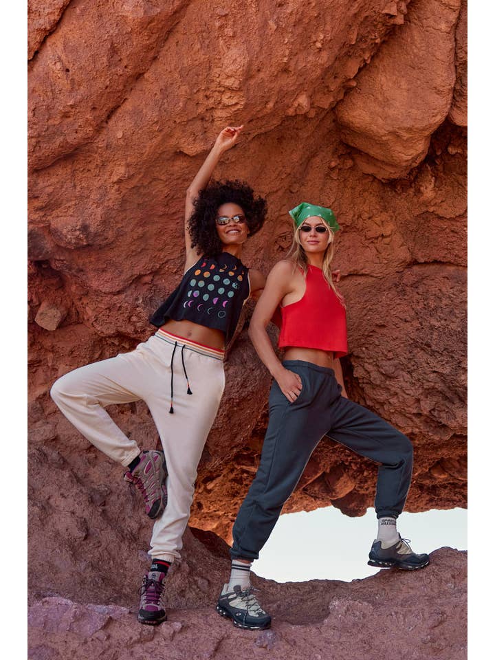 BLACK Eclipse Spirit Crop Tank for wholesale on Faire1