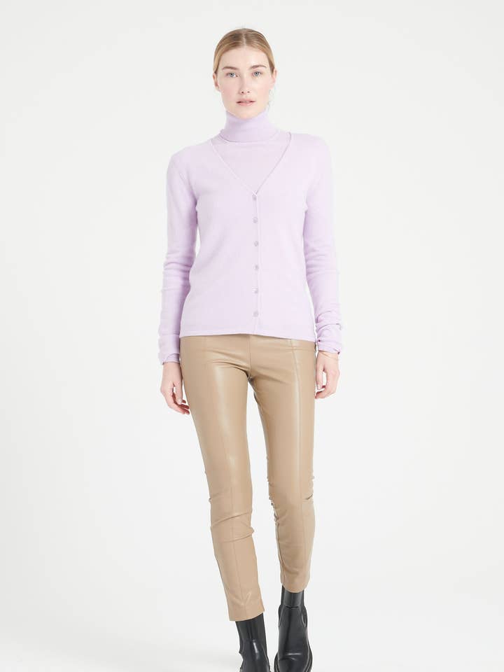 Figursydd V-ringad cardigan i kashmir LILLY 7A för wholesale av STUDIO CASHMERE8