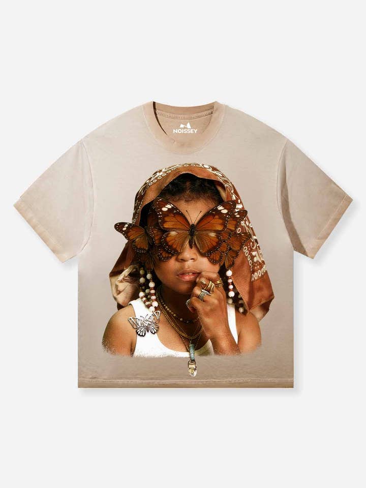 Enfants avec bandana paisley sur la tête, t-shirt imprimé lavé pour la vente par NOISSEY