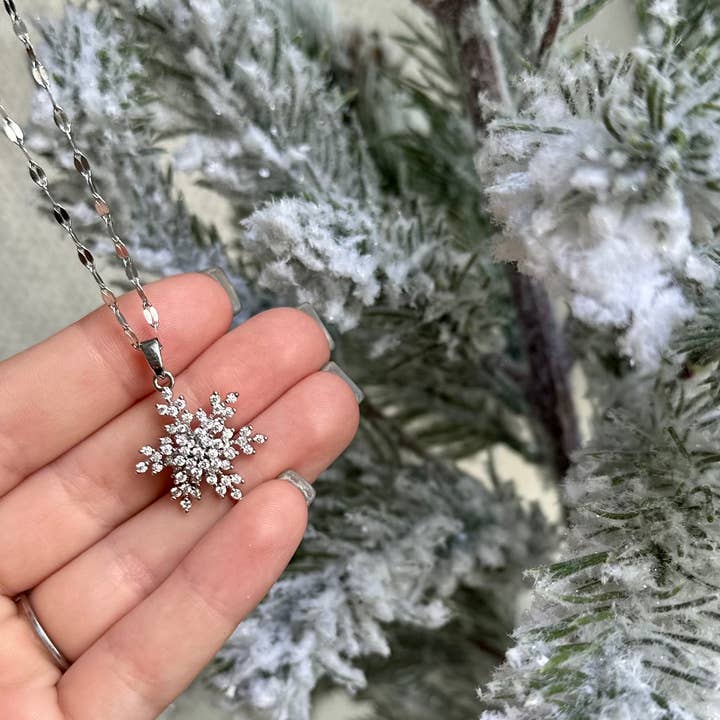 Offshore Surf Co – wholesale Pendant/charm necklace – Simple Style Snowflake Stainless Steel Plating5