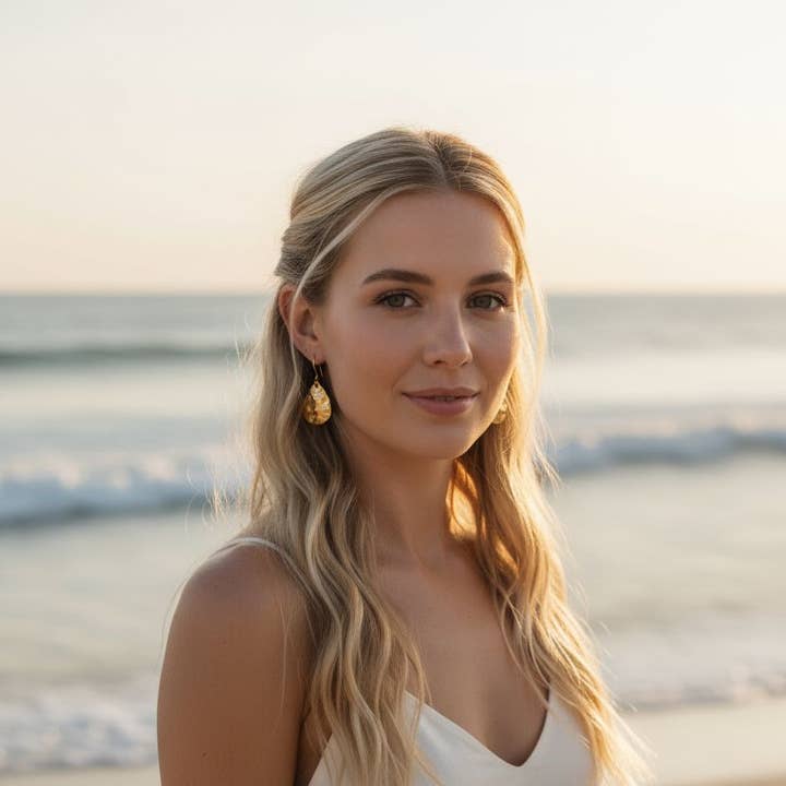 L'atelier du 6 - Wholesale Dangle Earrings - Wrinkled earrings in stainless gold steel.1