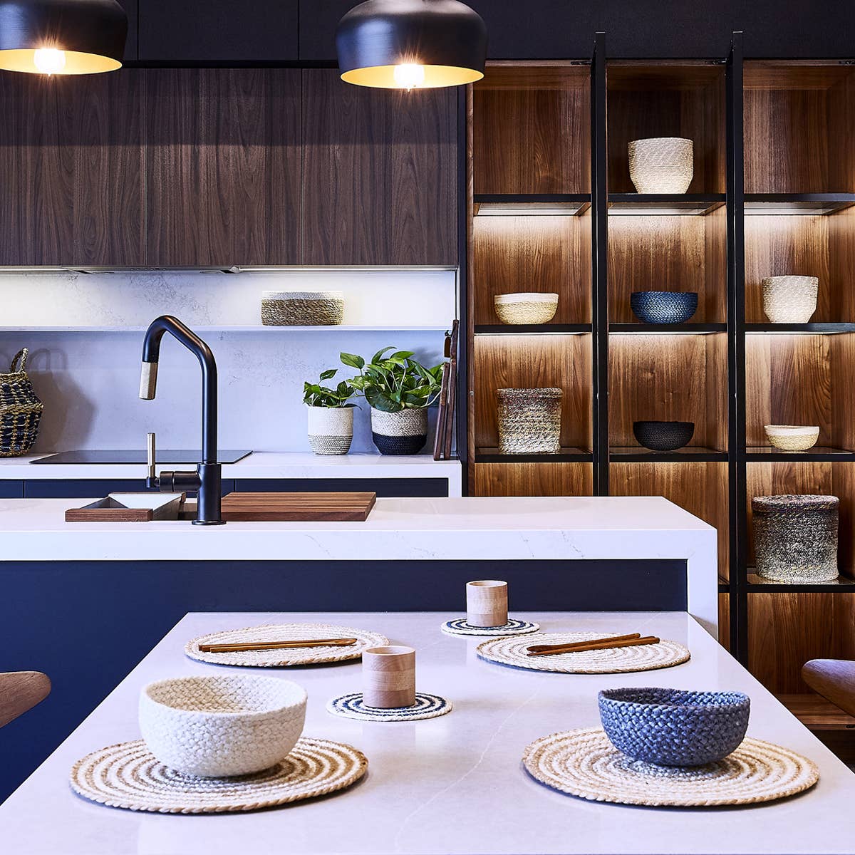 KORISSA – Engroshandel Bordskånere – Håndvævet Kata Spiral Coaster Trivet-Blå-sæt af 43