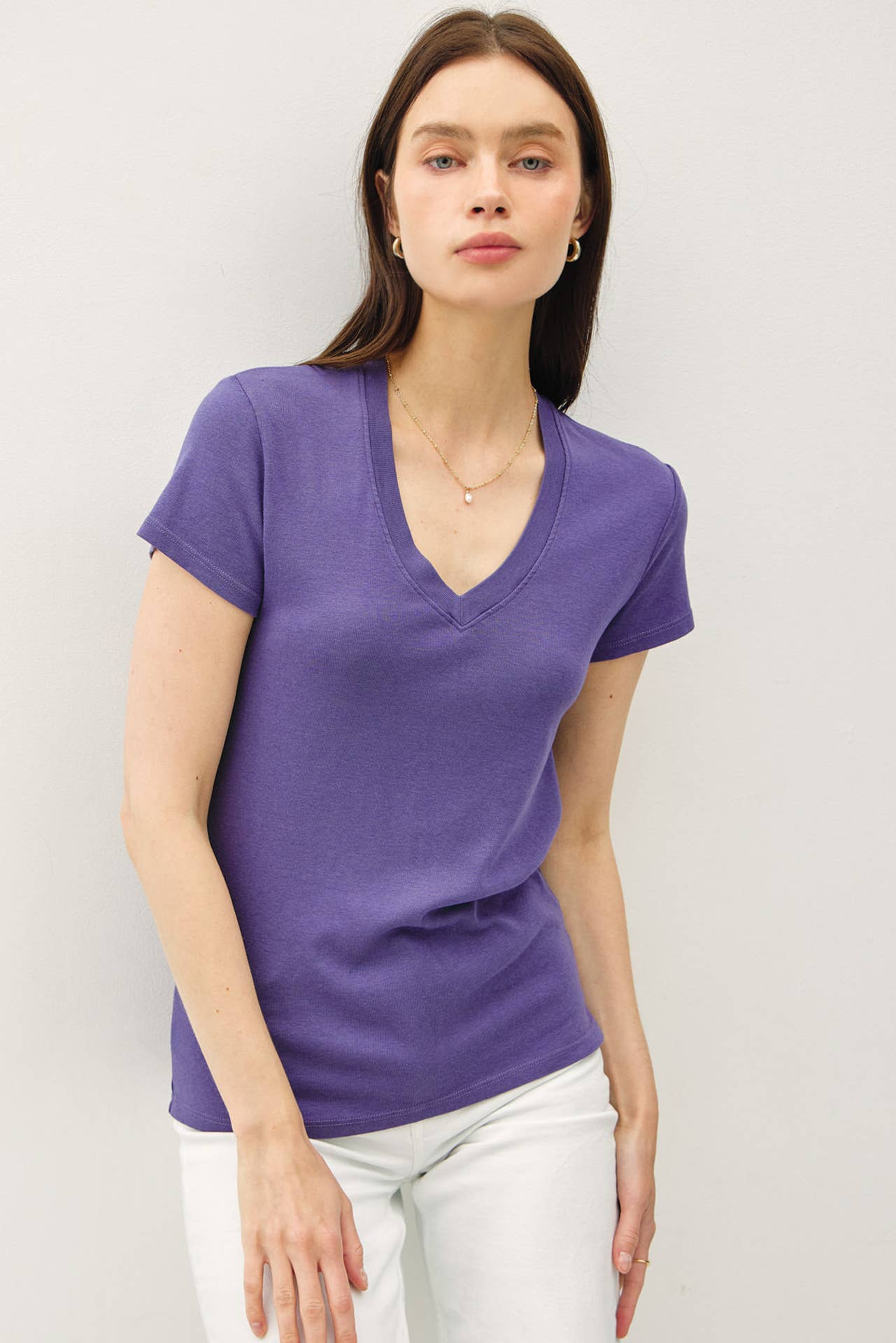 Be Cool - Wholesale T-Shirt - Women's - CLASSIC V-NECK SHORT SLEEVE SLIM T-SHIRT0