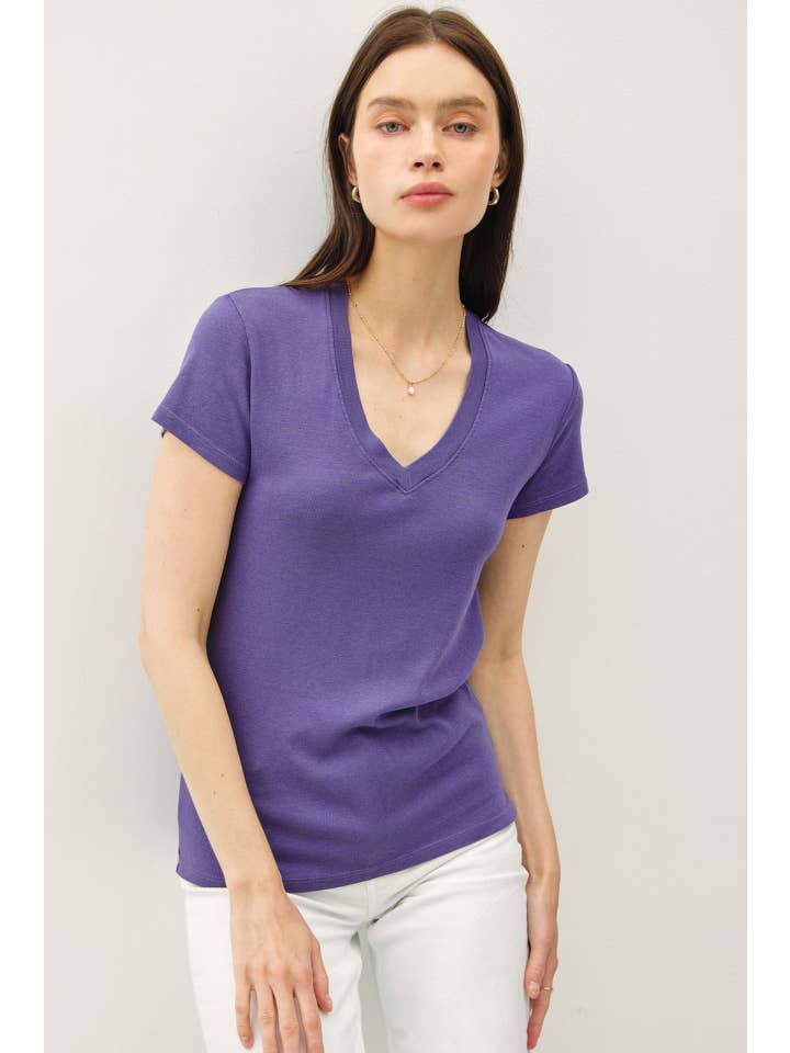 Be Cool - Wholesale T-Shirt - Women's - CLASSIC V-NECK SHORT SLEEVE SLIM T-SHIRT