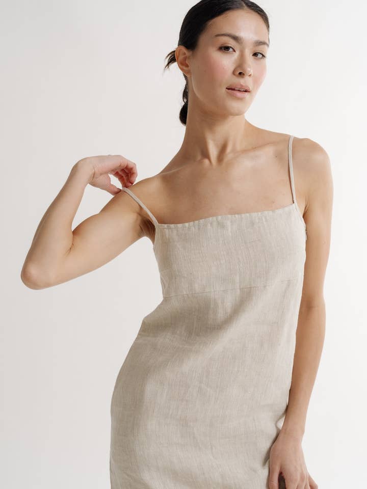 Lin Naturel Mini-robe en lin à col carré, naturelle en vente sur Faire3