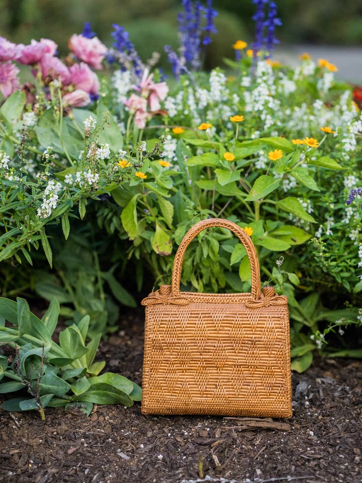 GRACA BOW RATTAN HANDBAG for wholesale by All In The Detail