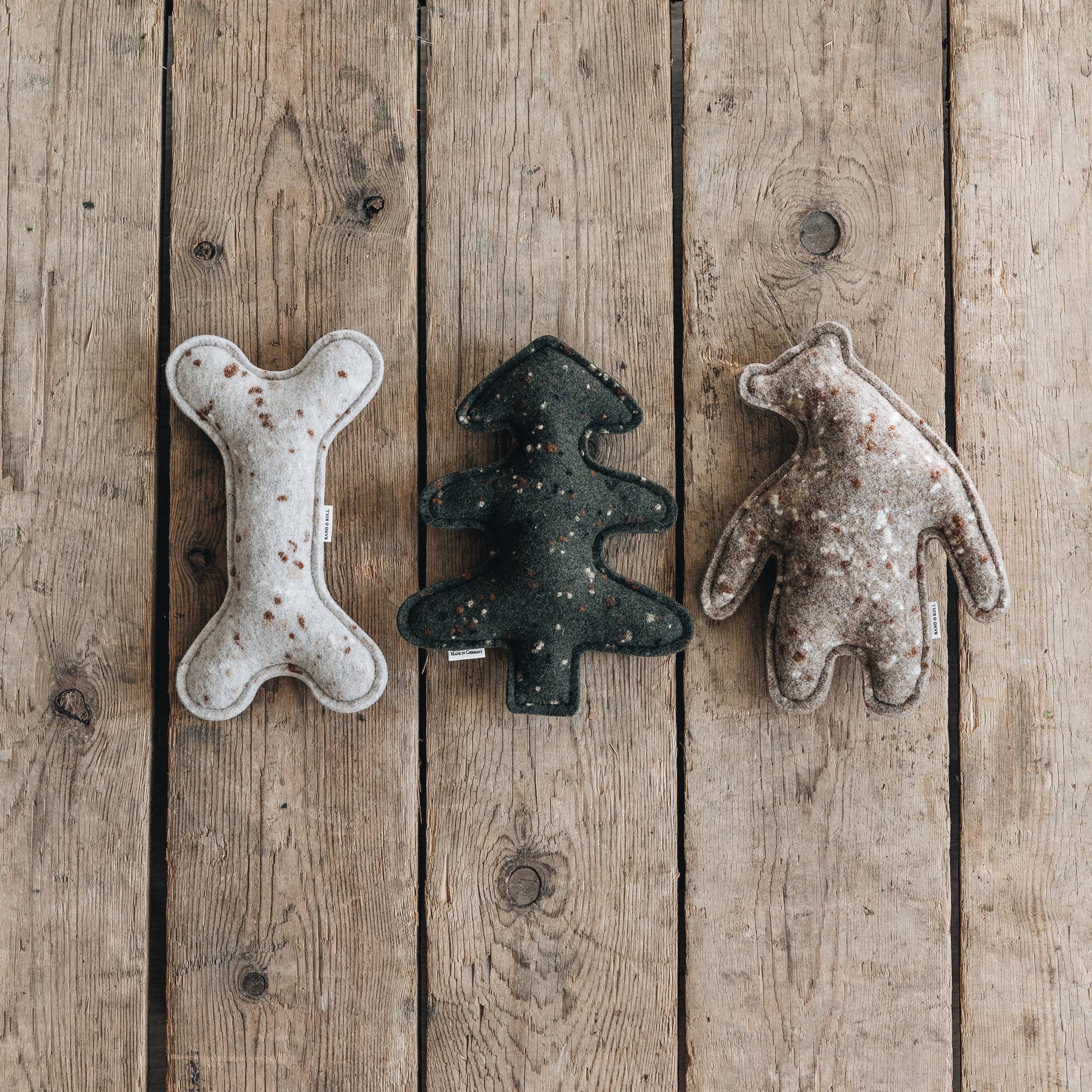 BAND&ROLL – wholesale Leksak - Hund – Enchanted Wool Trio: Miljövänliga hundleksaker13