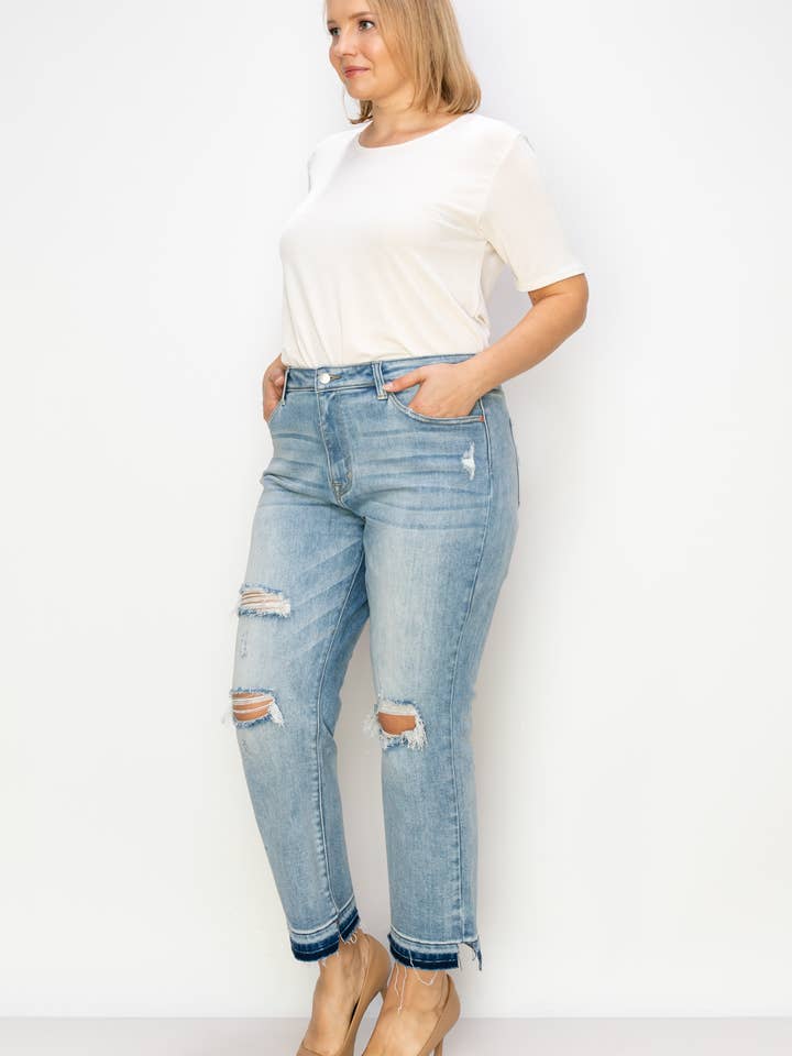 ARTEMIS VINTAGE - Wholesale Jeans - Women's - PLUS SIZE - HIGH RISE STRETCH ANKLE STRAIGHT JEANS