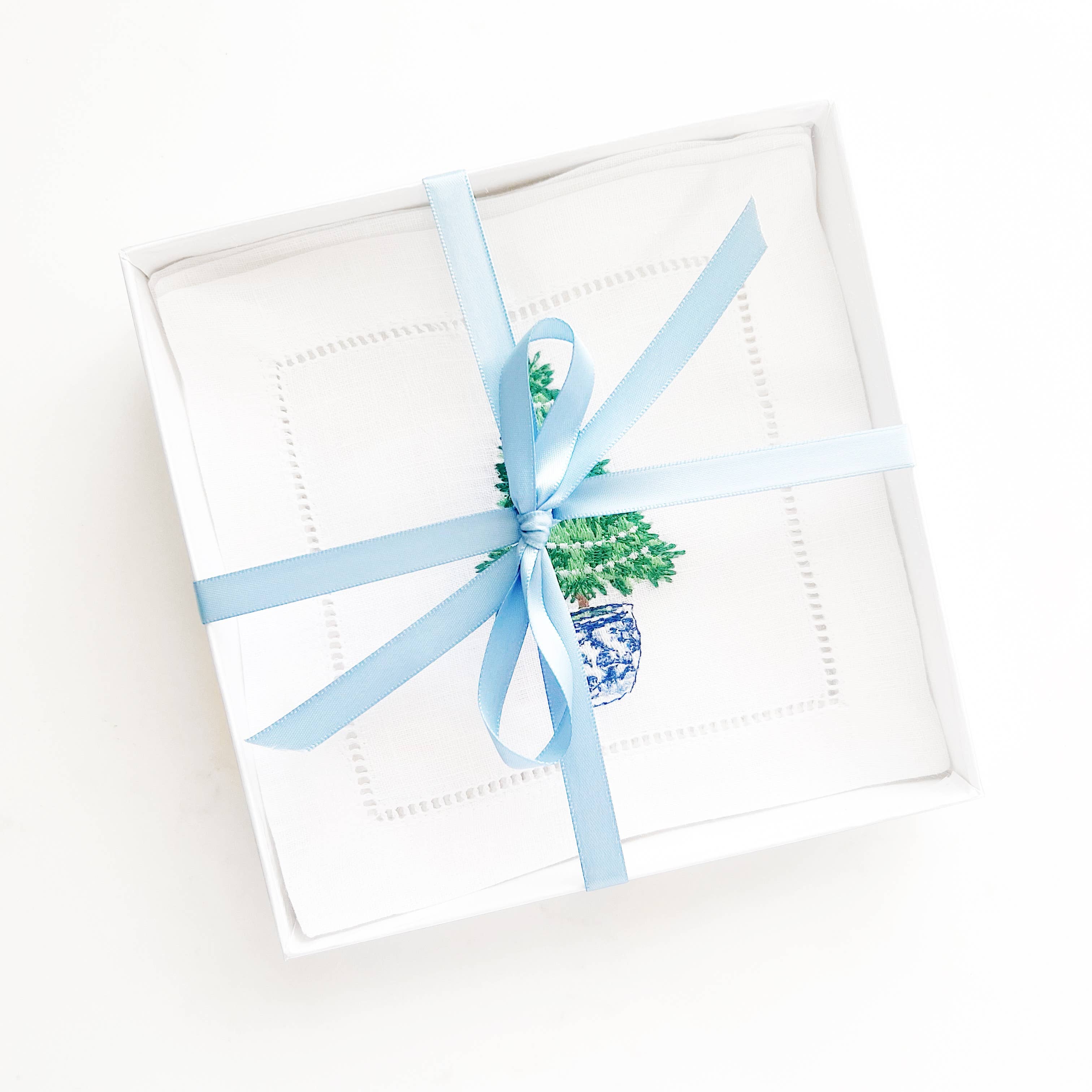 Blythe Embroidery Co. - Wholesale Dinner & Cloth Napkin - Chinoiserie Christmas Tree Cocktail Napkins1