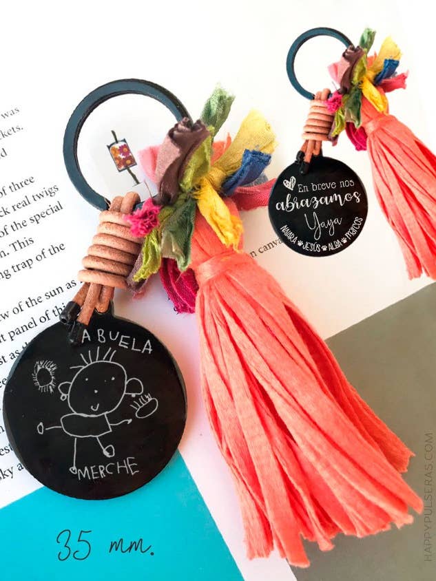 Llavero titanio borlón medalla 35 mm grabada con DIBUJO. para venta al por mayor de Happypulseras