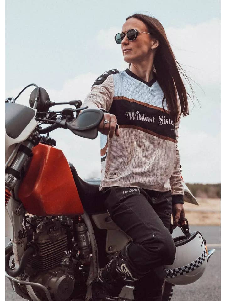 WILDUST - Wholesale Screen Printed T-Shirt - Women's - JERSEY CROSS - CLASSIC RIDER1