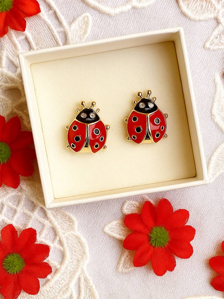 Pendientes de mariquita, for wholesale by Wild & Free