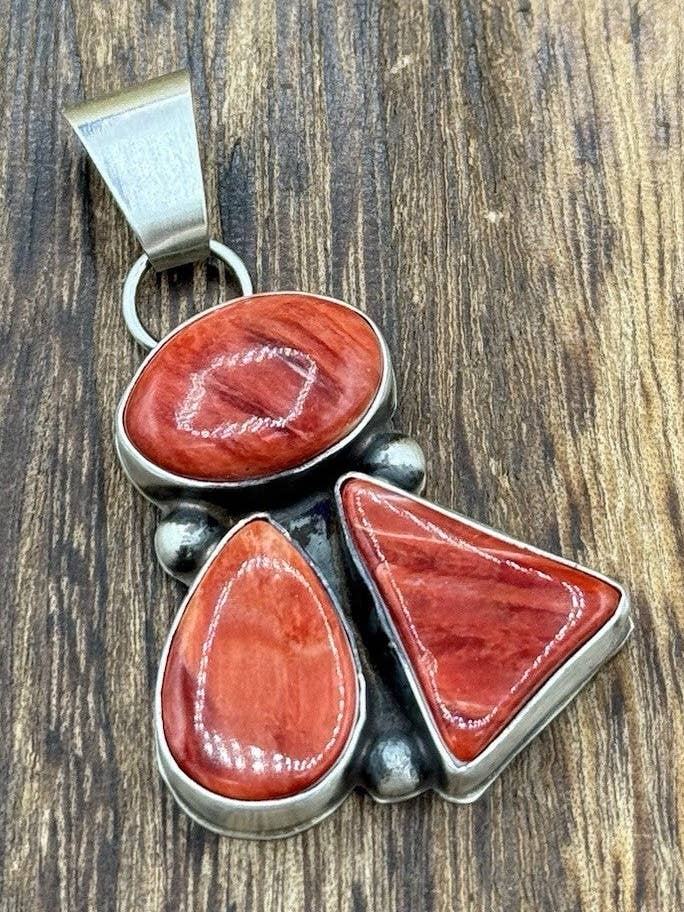 Pingente de Prata Esterlina Feito à Mão Navajo com Concha de Ostras Espinhosas Vermelhas em Cachos por atacado de Native City Jewelry