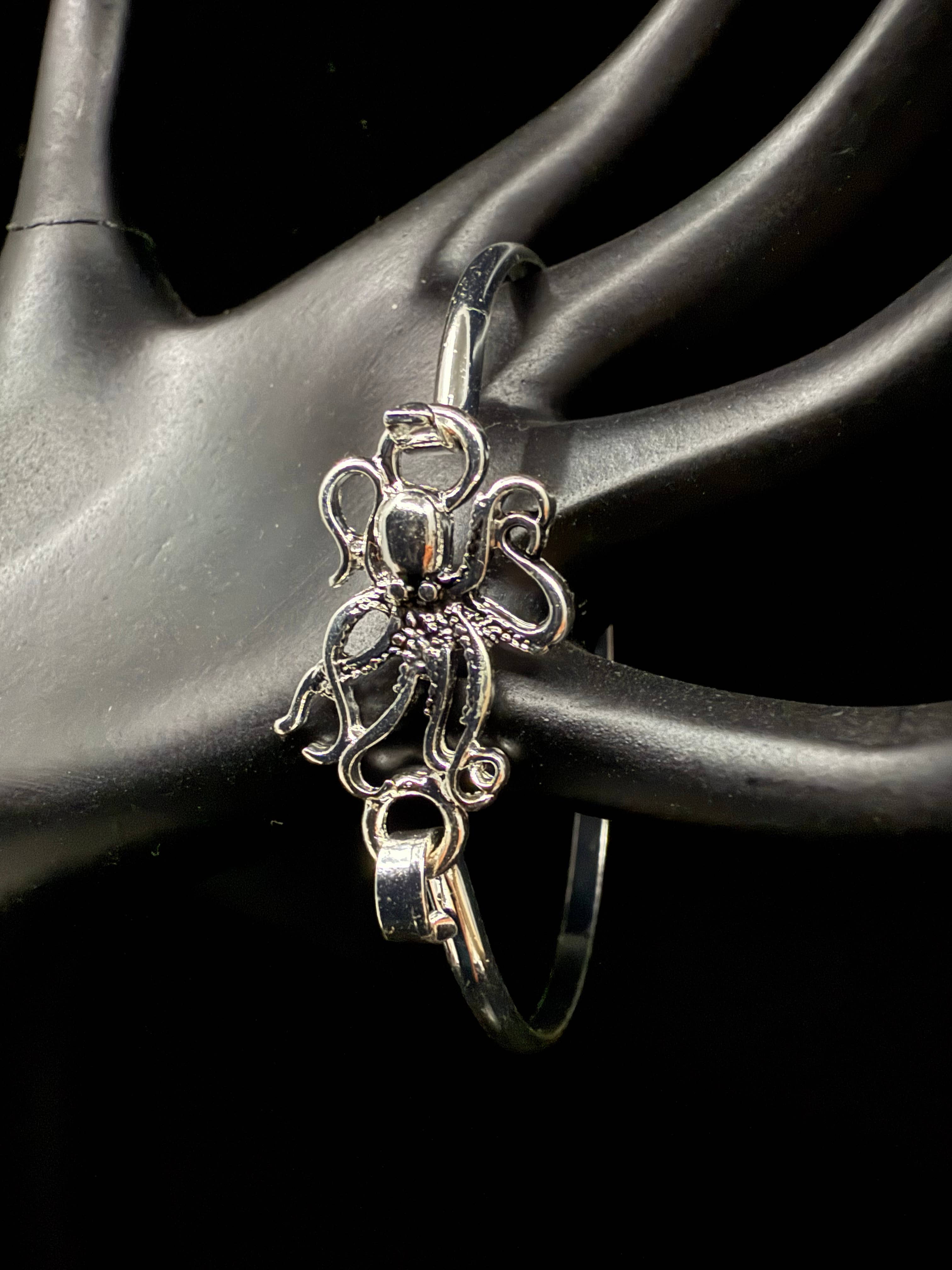 0011 PREMIERE - Wholesale Cuff Bracelet - FR3469 Antique Silver Nautical Octopus Metal Casting Bangle9