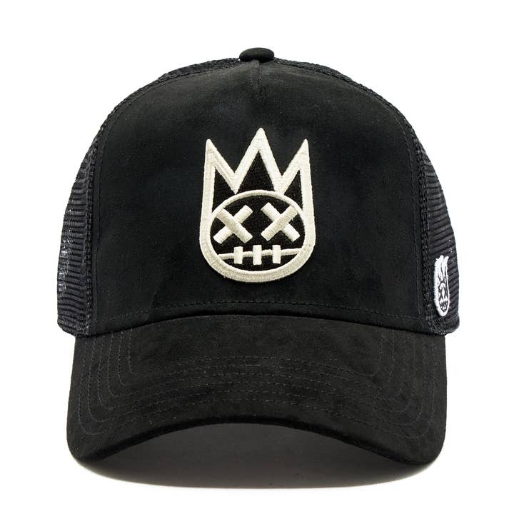 SCHWARZ Cult's Clean Logo Mesh Back Trucker Cap in Schwarz für den Großhandel auf Faire0