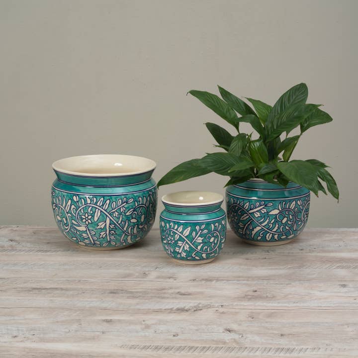Discount S/3 Nesting Ceramic Planters, Lg is 11.5"D for wholesale by The Gerson Companies
