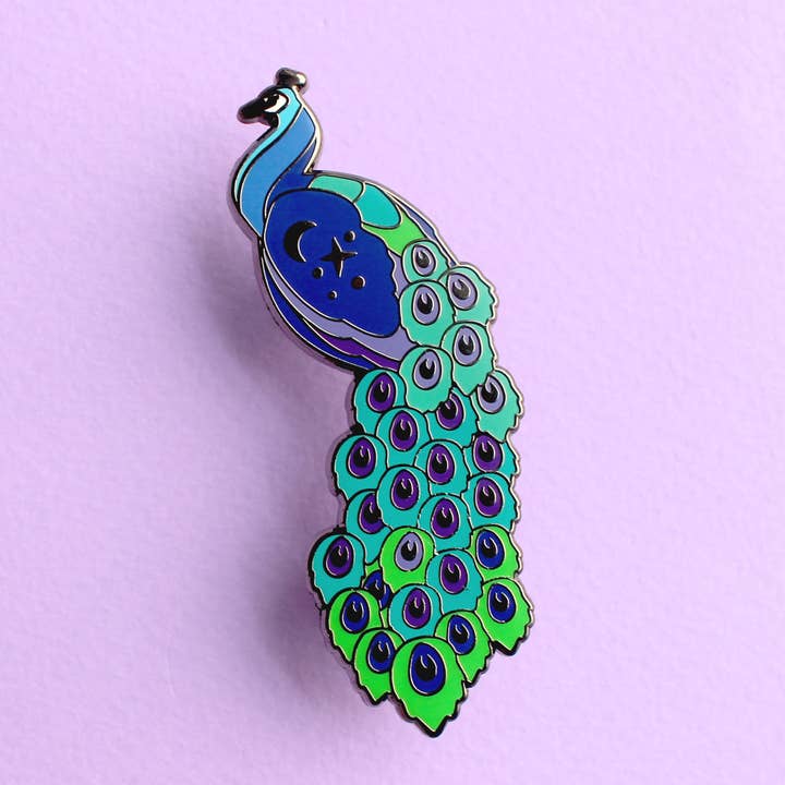 Broche en émail Paon pour la vente par Glitter Punk