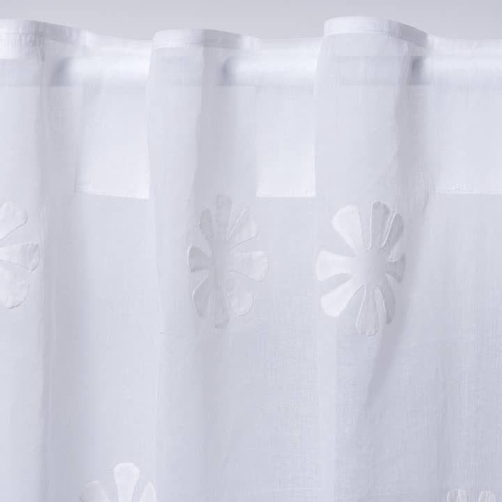 Hvid Cutwork-gardin #3 „Flower“ 100% bomuld for engroshandel hos indradanush - art of textiles