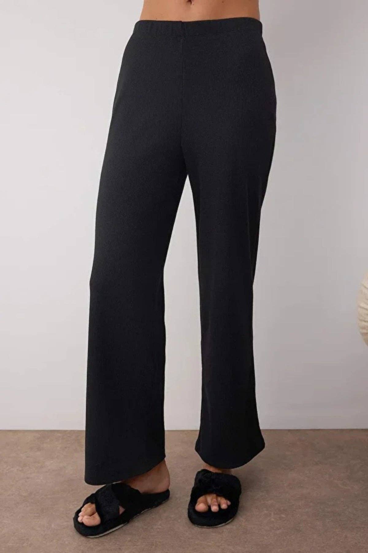 Hoxton Gal – wholesale Sleepwear set – Women's – 2 Piece Ribbed Knit Pajama Set4