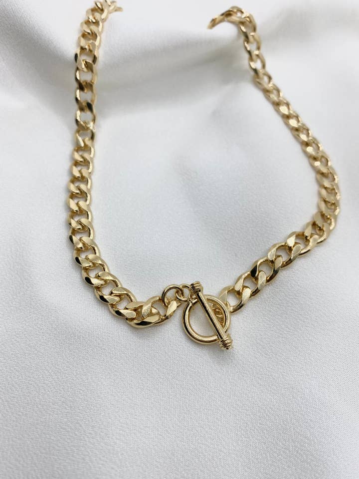 Tour de cou à bascule Cuban Link pour la vente par Gems Luxe