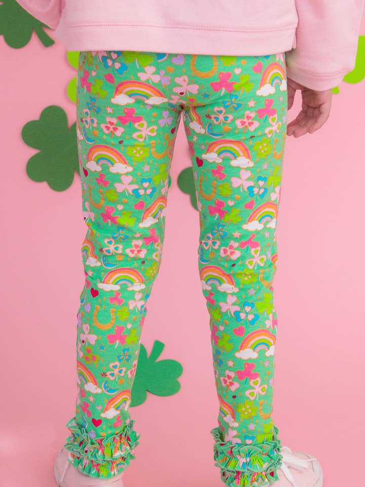 Pigers grønne heldige dag klassiske flæseleggings for engroshandel hos RuffleButts + RuggedButts