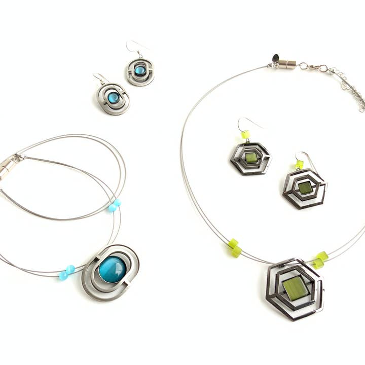 Christophe Poly / Crono Design - Vente Parures de bijoux - ENSEMBLES Préemballés (DFY1) - 6xColliers17'' & Ensembles d'Oreilles & Présentoirs Gratuits40