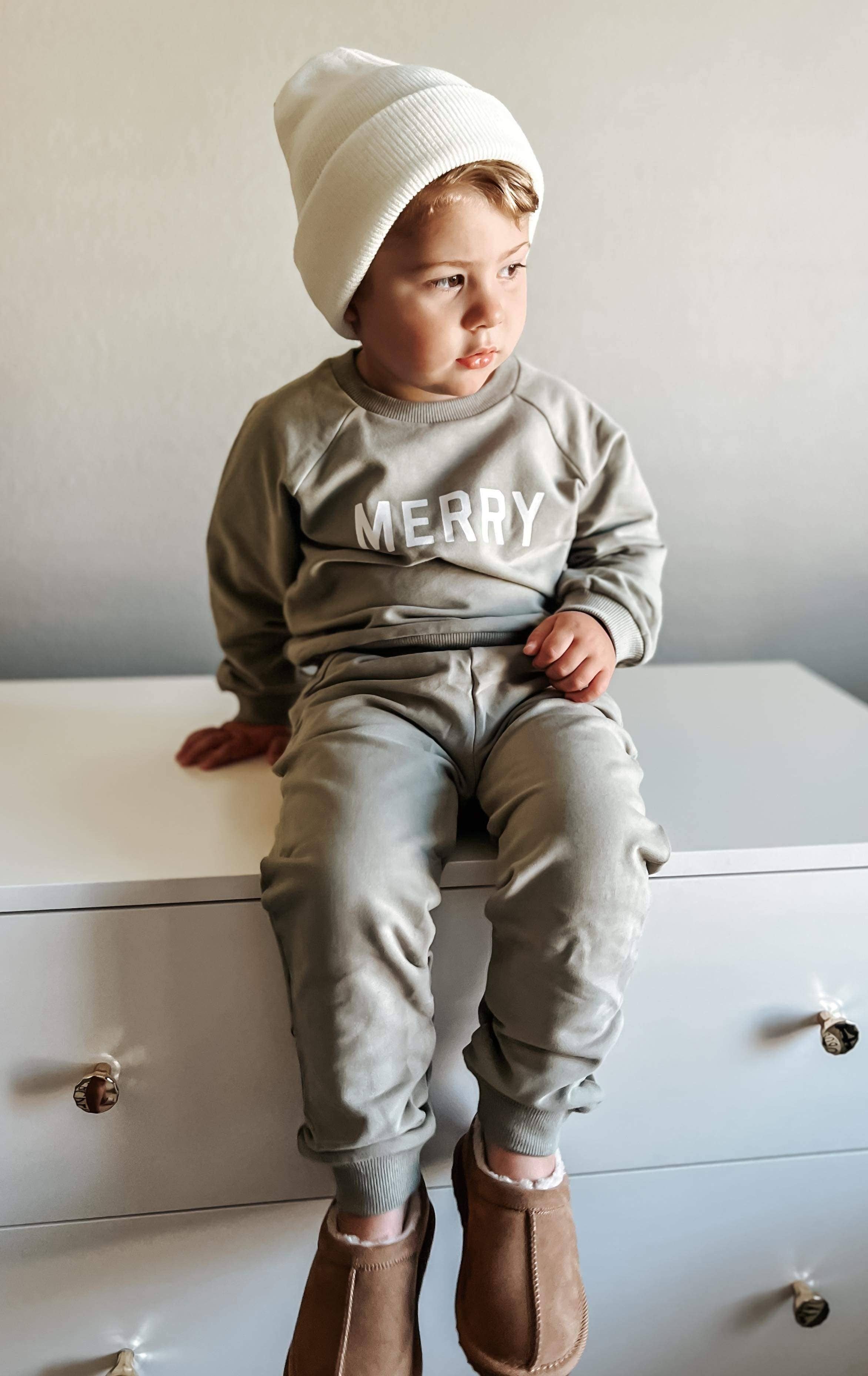 Little Joy Co. – wholesale Top & trouser set – Kids – Merry Graphic Organic Cotton 2pc Jogger Set9