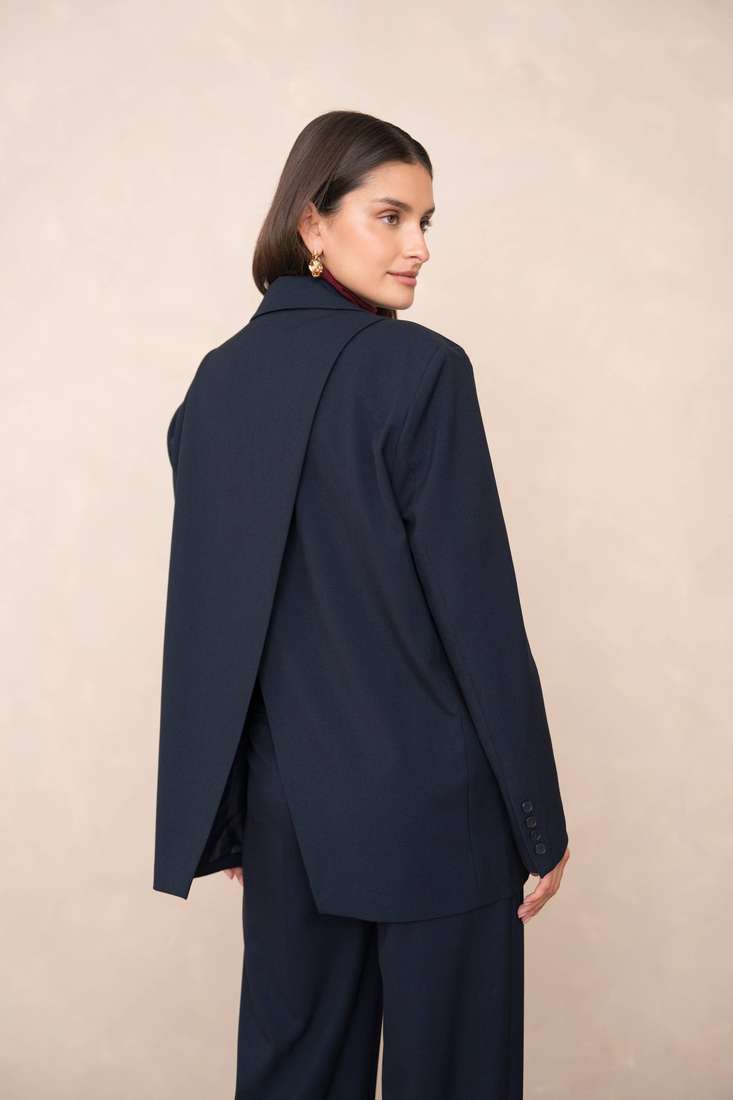 Attentif Paris - Wholesale Blazer - Women's - Oversized double-breasted jacket with back opening23
