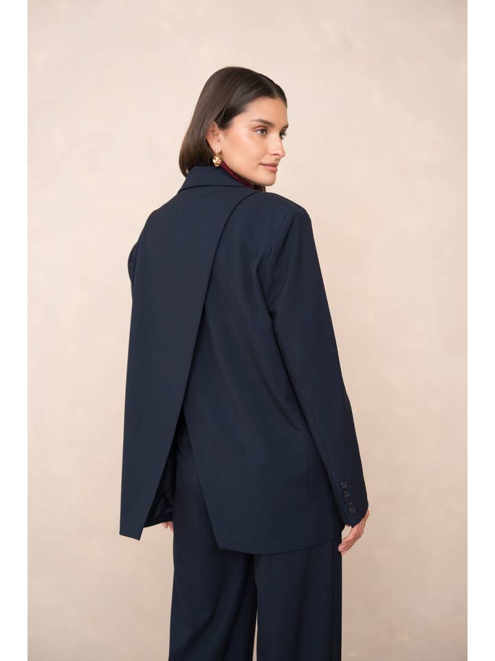 Attentif Paris – Engroshandel Blazer - Dame – Oversized dobbeltradet jakke med åbning bagpå23