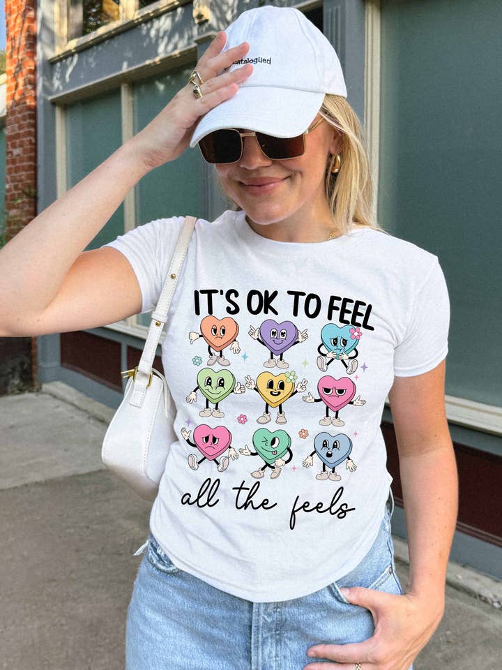 Alle Gevoelens Unisex Grafisch T-shirt| Q232T voor wholesale door Khristee