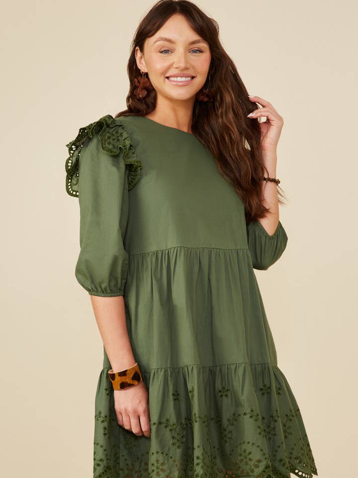 Vestido Feminino com Babados e Recortes em Olho de Perdiz por atacado de Hayden LA