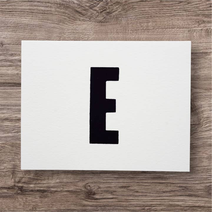 E est pour...Cartes à lettres en typographie pour la vente par Inky Octopus Press