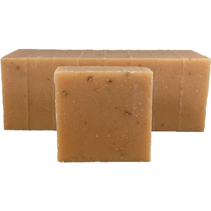 Pain de savon au curcuma, au miel et à l'orange pour la vente par The Soap Guy