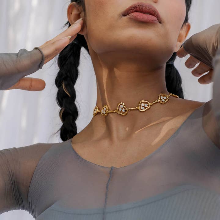 COLLIER TERRA pour la vente par Dhwani Bansal
