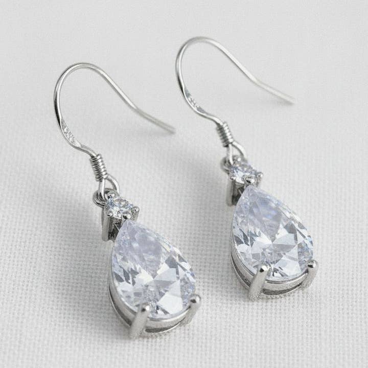 Elegant Waterdrop Gemstone Earrings for wholesale by Ellemadera