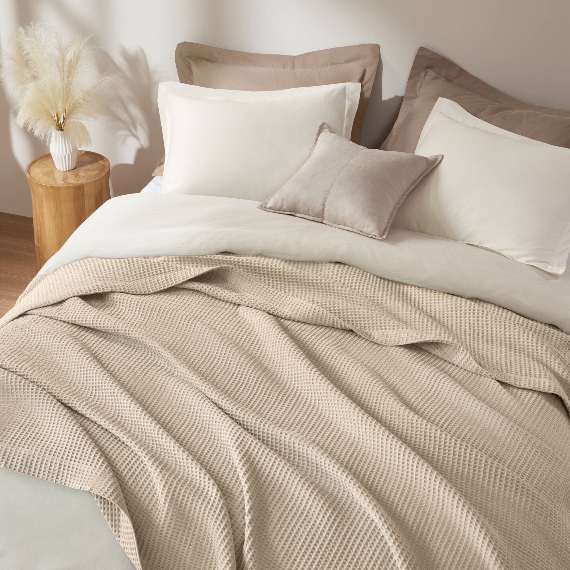 Olliix - Wholesale Bedding Blanket - Waffle Weave Cotton Bedding Blanket, Khaki2