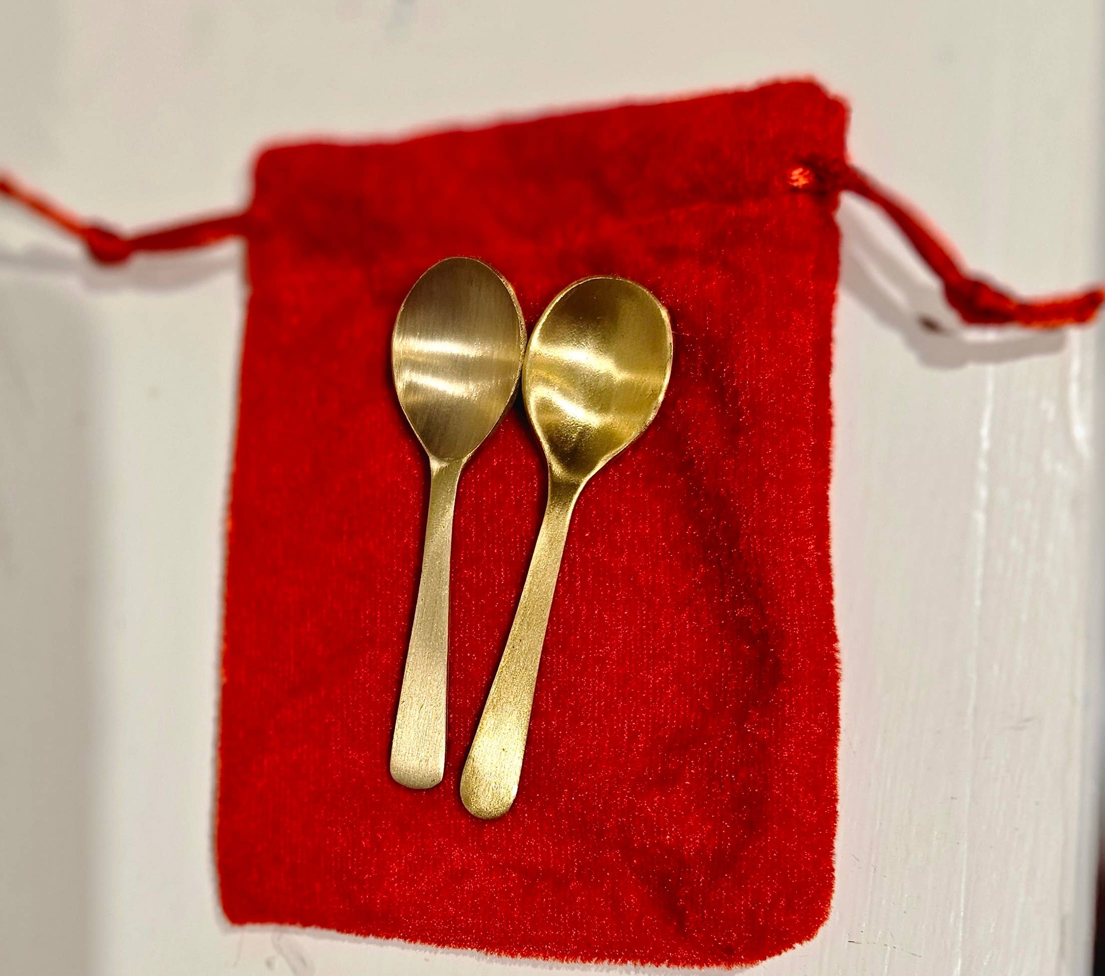 Roots Spice - Wholesale Measuring Spoon - Brass Spoons In Red Velvet Pouch (2 Spoons in Each Bag)3