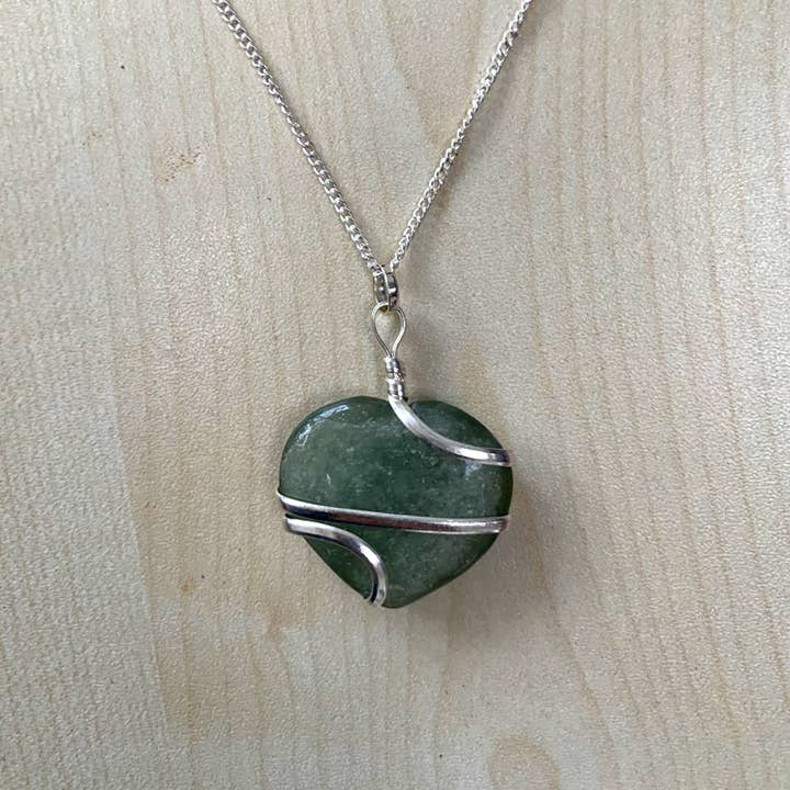 VIE – Colar pingente/pendente por atacado – Pendente de envoltório de fio de coração de cristal, 3cm11