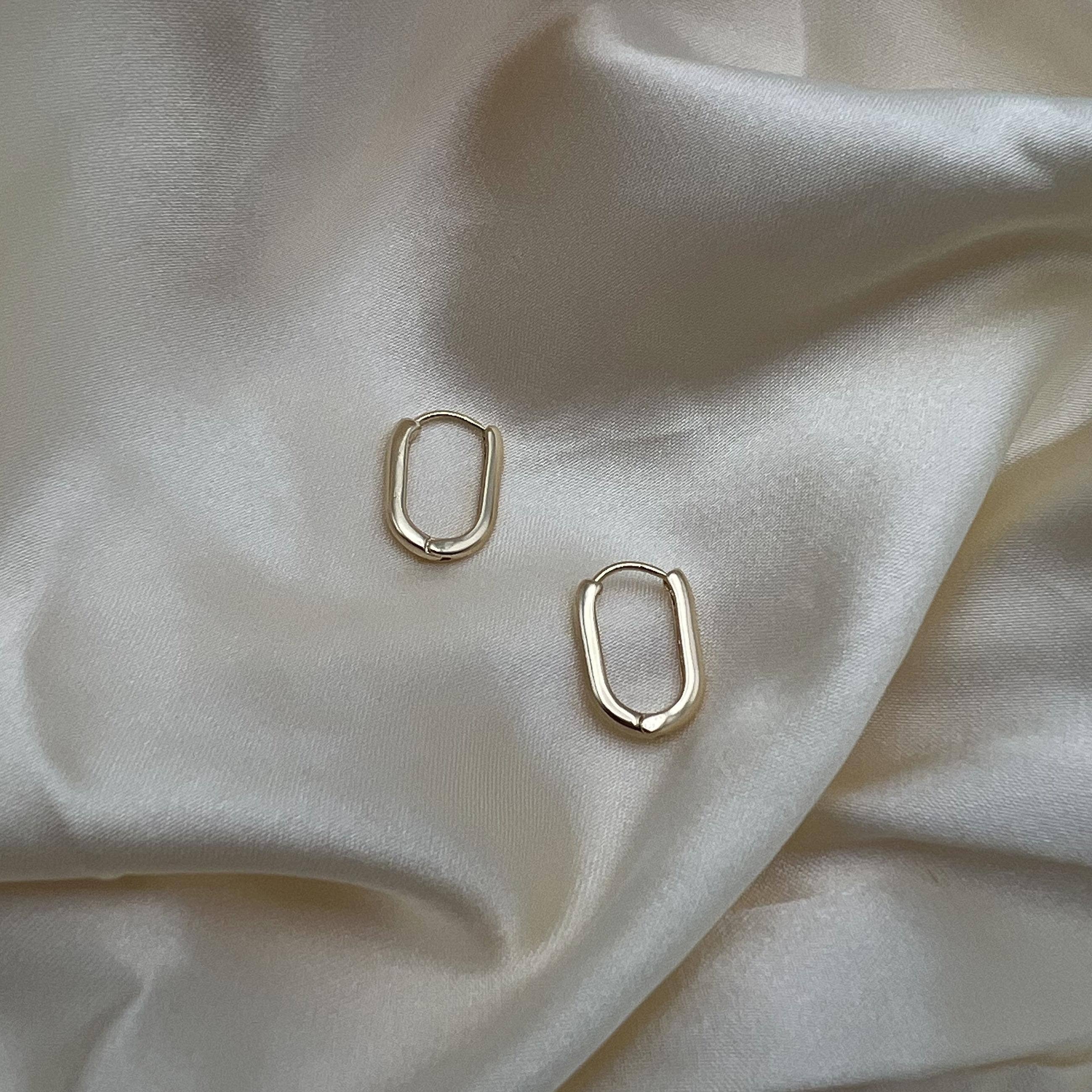 Howard's - Wholesale Hoop Earrings - Link Huggie Hoop Earrings1
