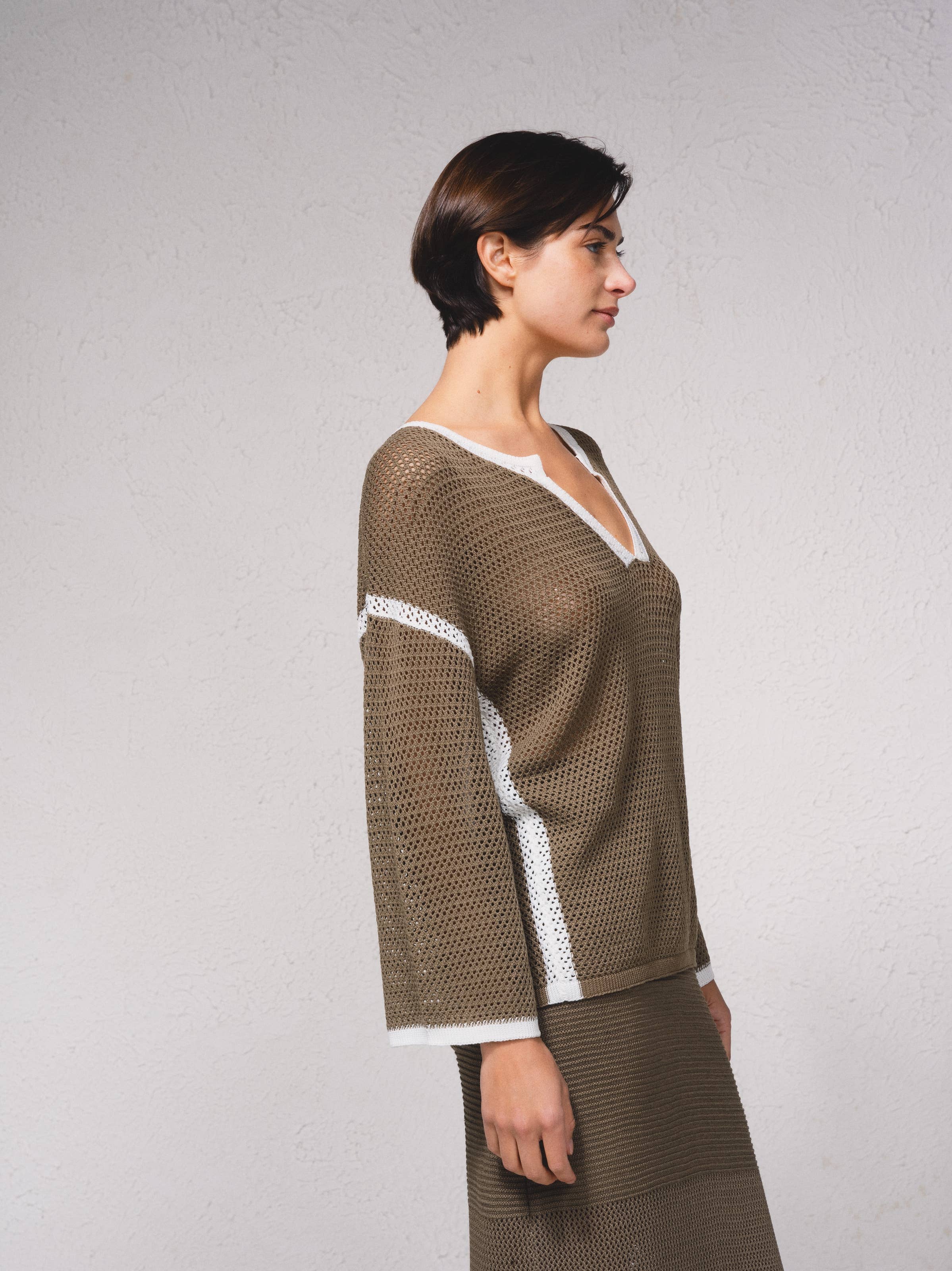 SMF - Wholesale Knit Sweater - Women's - 259158 - Sweater with contrast stitching 2