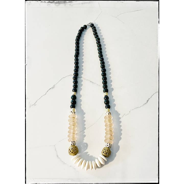 GentrybyJenna – Engroshandel Perlehalskæde – Afrikanske knogle genanvendt glas & træ perle halskæde sort pink