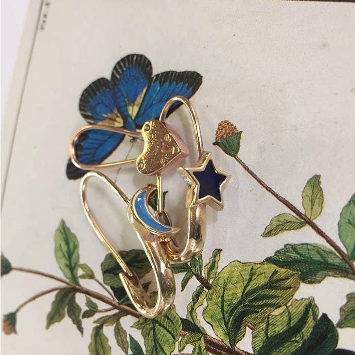 Serpent & the Swan - Vente Boucles d'oreille uniques - Boucle d'oreille en épingle de sûreté en émail7